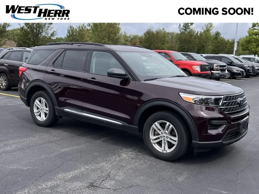 2023 Ford Explorer XLT photo 1