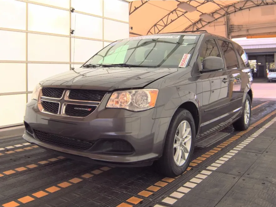 2015 Dodge Grand Caravan SXT photo 1