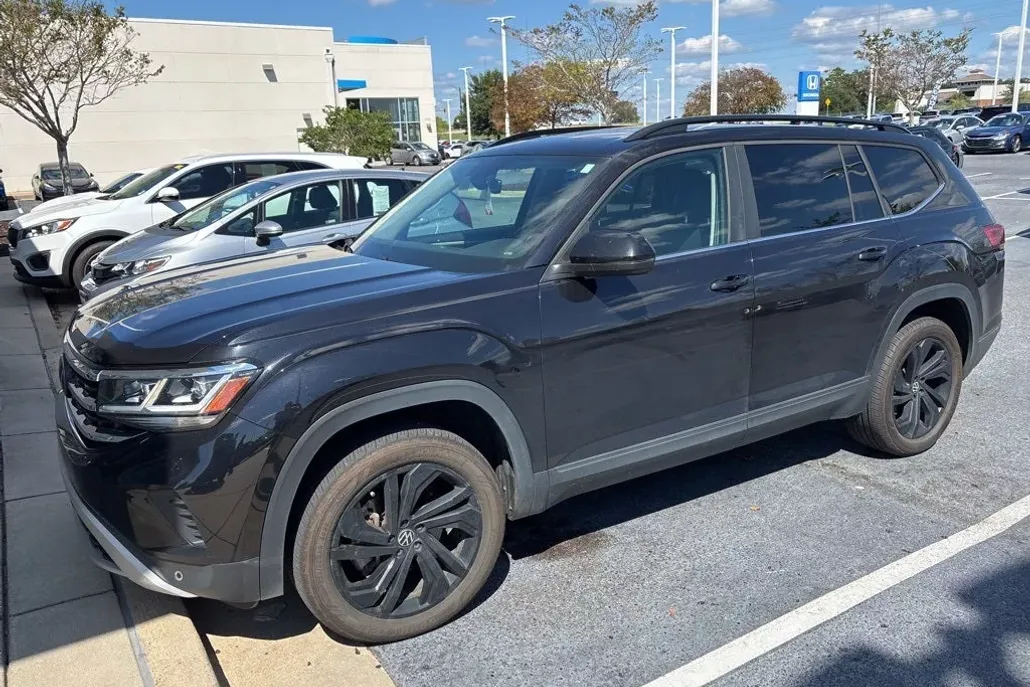 2022 Volkswagen Atlas V6 SE Technology photo 1