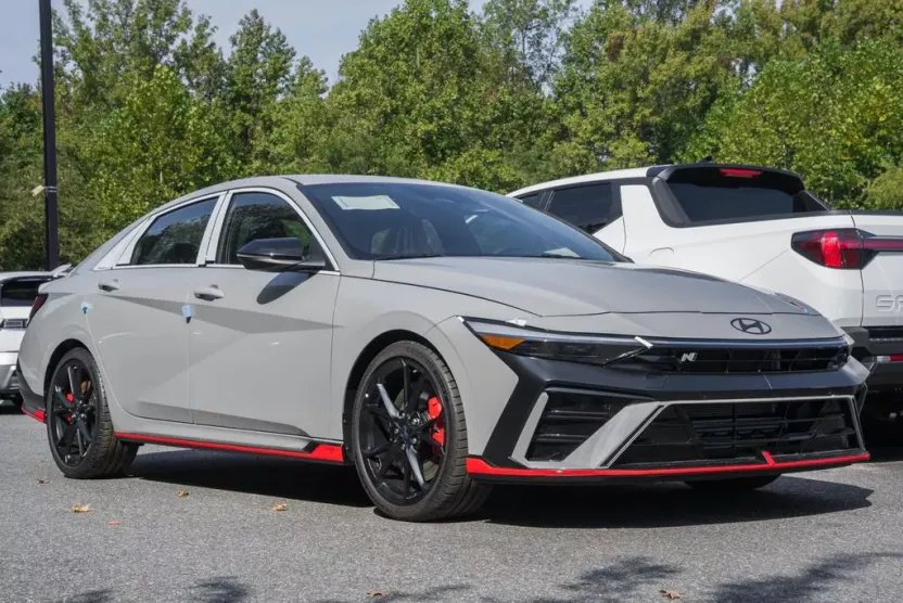 2025 Hyundai Elantra N Base photo 1