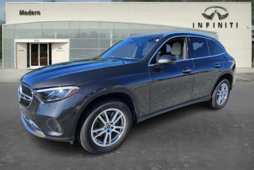 2024 Mercedes Benz GLC 300 4MATIC photo 1