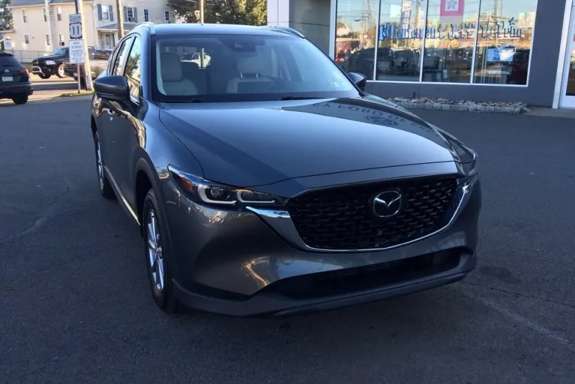 2022 Mazda CX-5 2.5 S Preferred photo 1