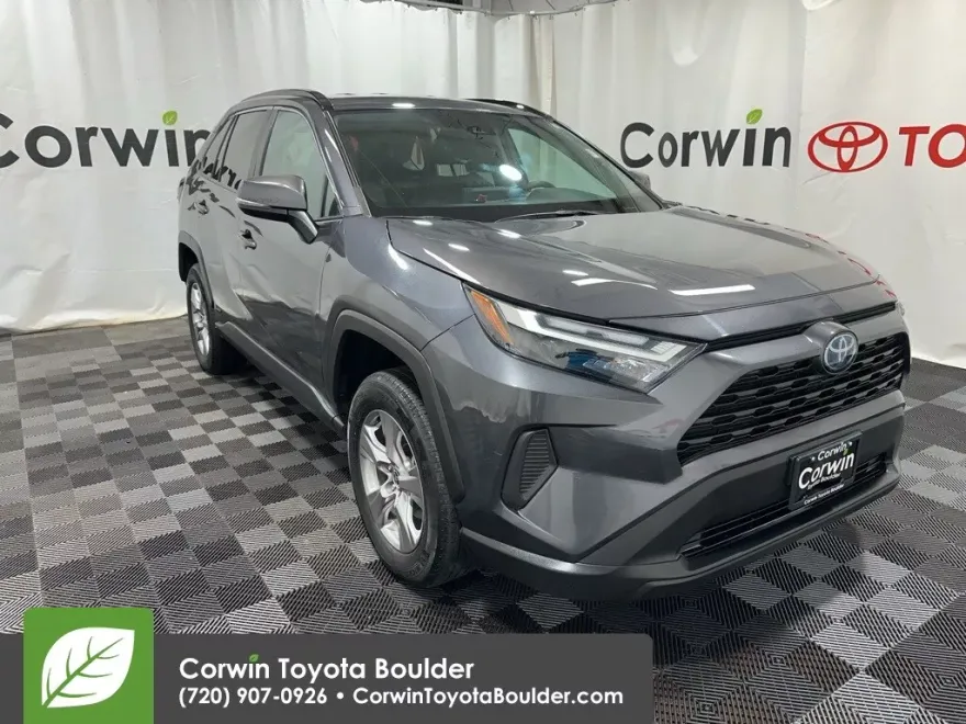 2022 Toyota RAV4 Hybrid XLE photo 1