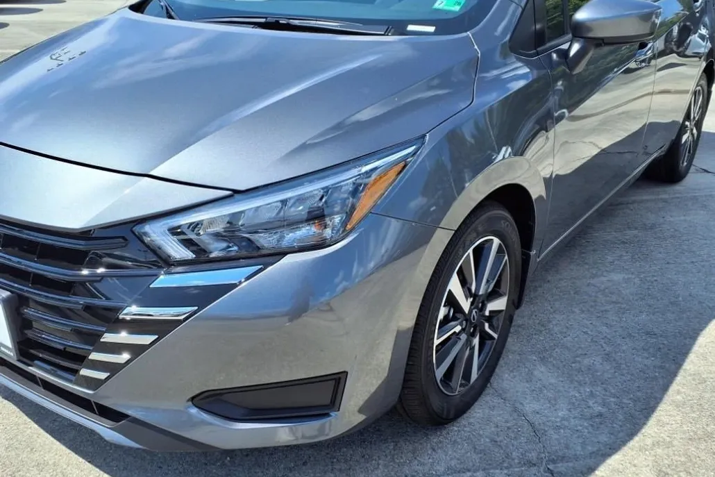 2025 Nissan Versa SV photo 1