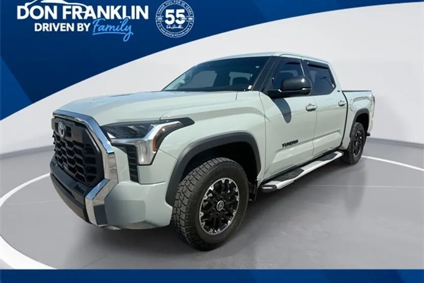 2022 Toyota Tundra SR5 CrewMax photo 1