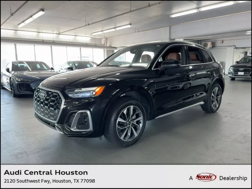 2023 Audi Q5 S line Premium Plus photo 1