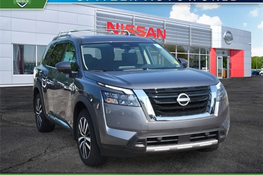 2025 Nissan Pathfinder Platinum photo 1