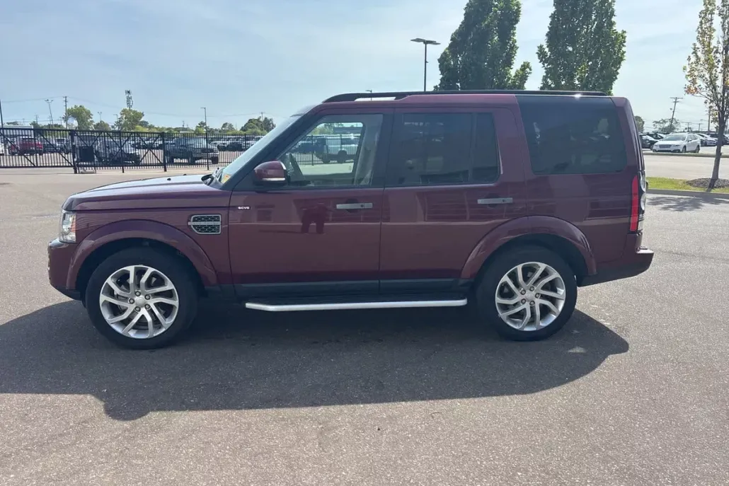 2016 Land Rover LR4 HSE photo 1