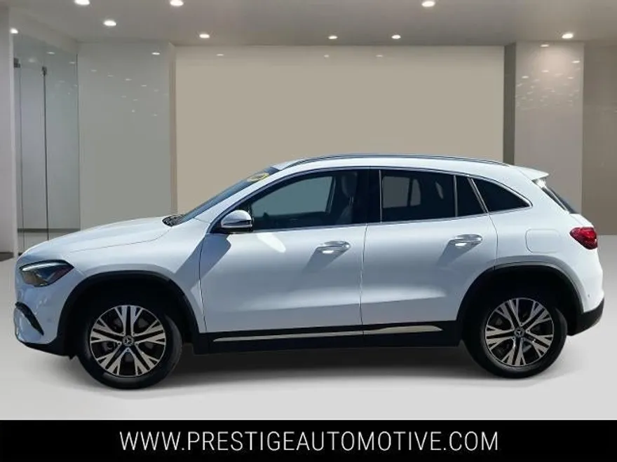 2025 Mercedes Benz GLA 250 4MATIC photo 1