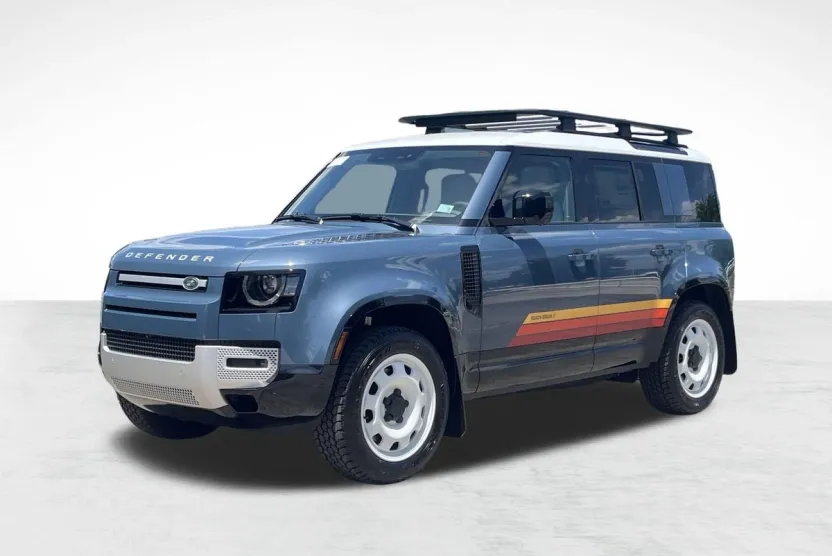 2025 Land Rover Defender 110 S photo 1
