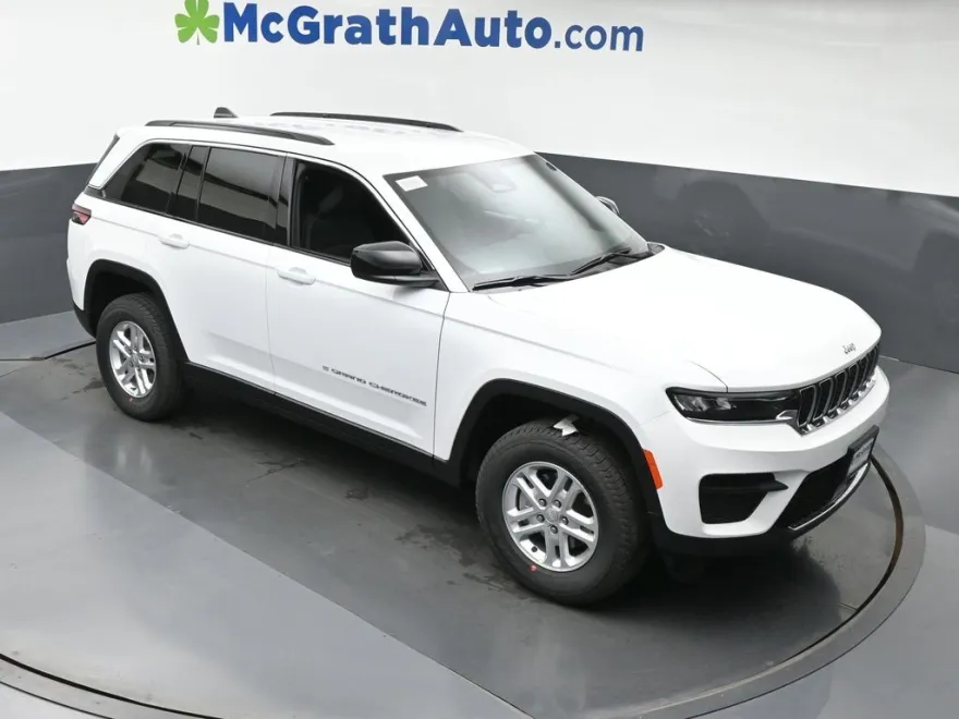 2025 Jeep Grand Cherokee Laredo photo 1
