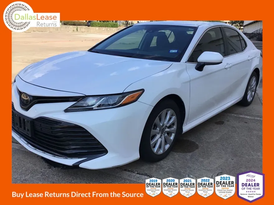 2020 Toyota Camry LE photo 1