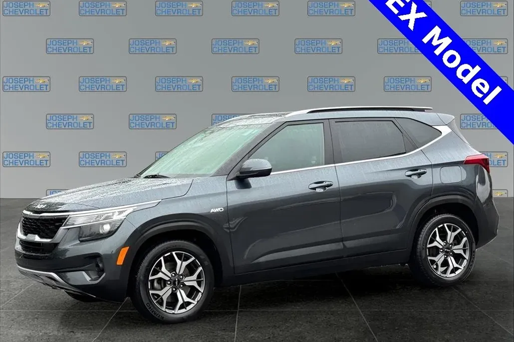 2023 Kia Seltos EX photo 1
