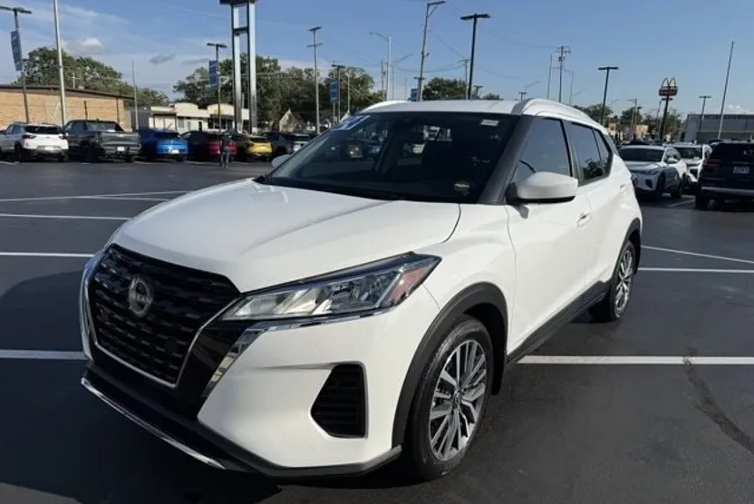 2024 Nissan Kicks SV photo 1