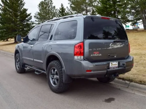 2015 Nissan Armada SV photo 4