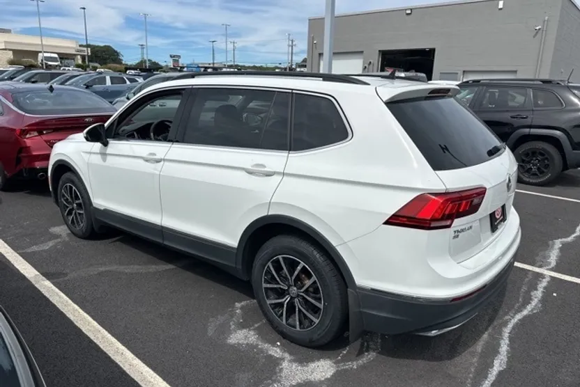 2021 Volkswagen Tiguan SE photo 1