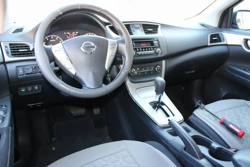 2015 Nissan Sentra S photo 1