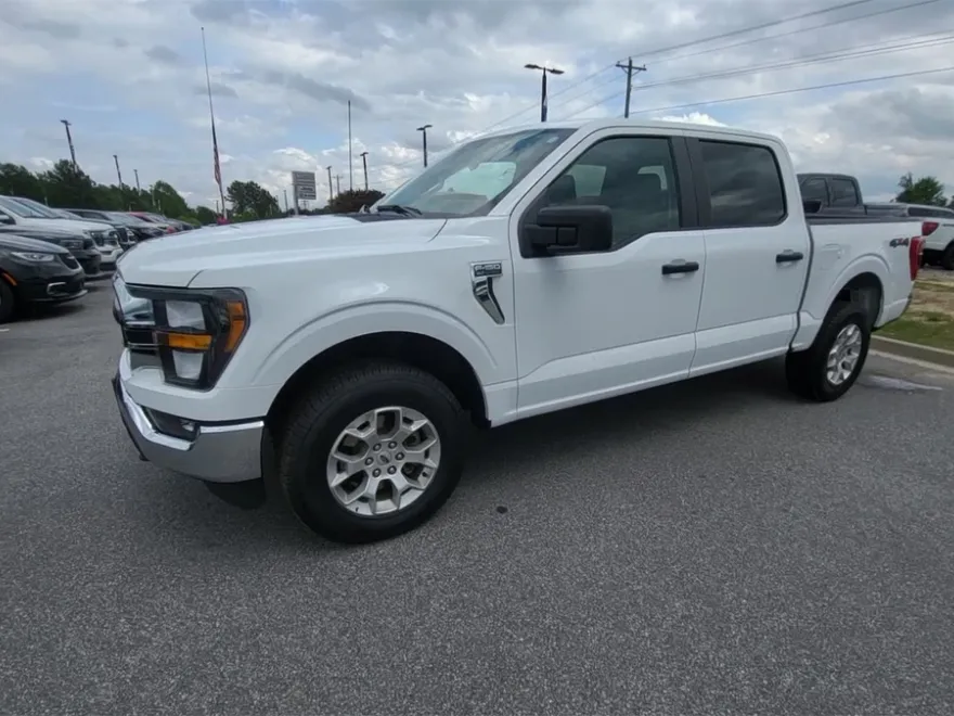 2023 Ford F-150 XLT photo 1