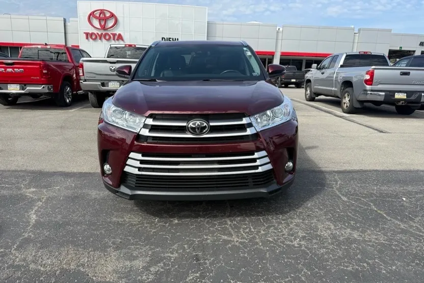 2017 Toyota Highlander XLE photo 1