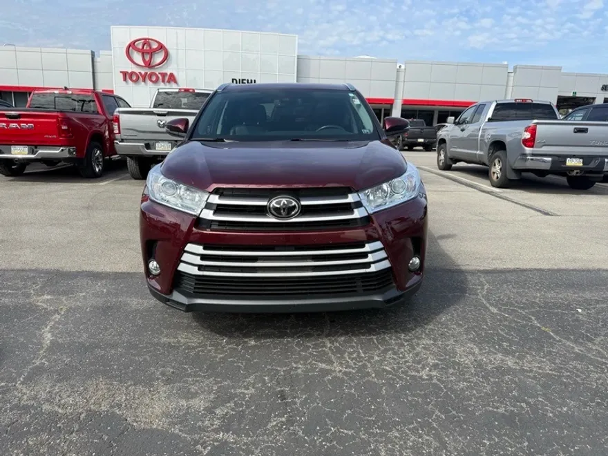 2017 Toyota Highlander XLE photo 1