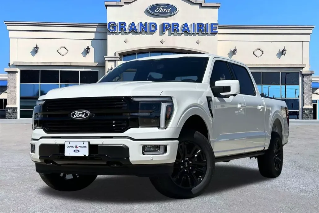 2025 Ford F-150 Platinum photo 1