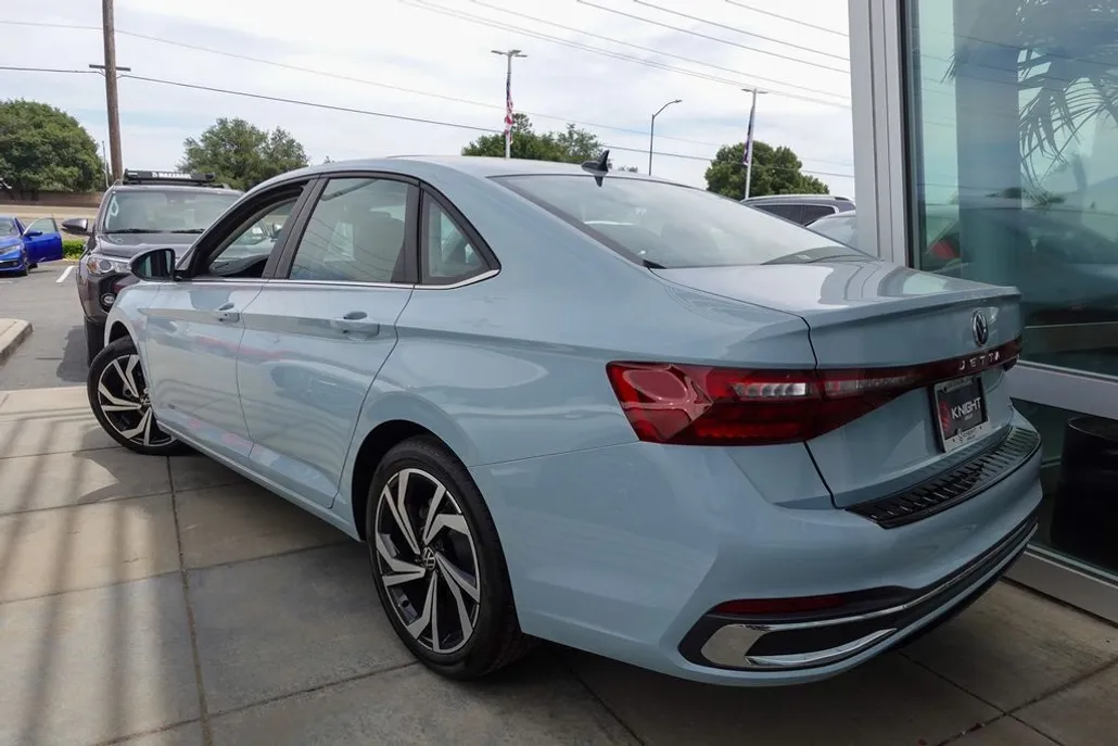 2025 Volkswagen Jetta 1.5T SEL photo 1