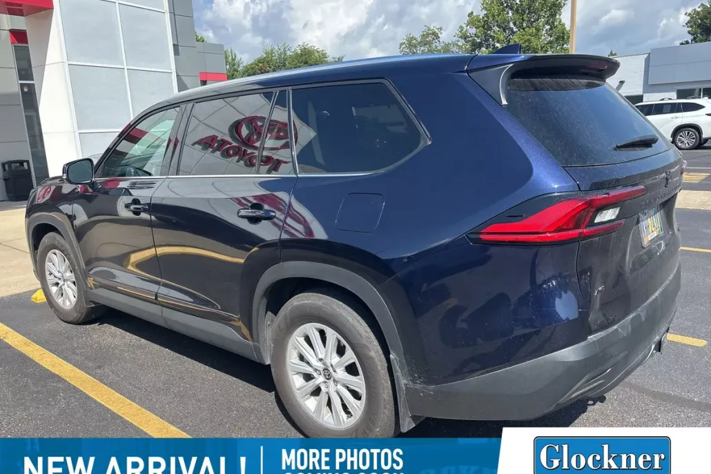 2024 Toyota Grand Highlander XLE photo 1