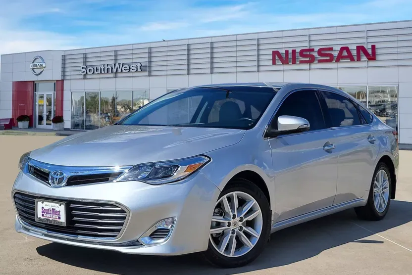 2013 Toyota Avalon XLE photo 1