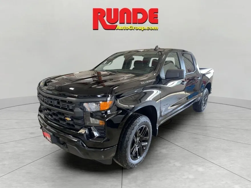 2025 Chevrolet Silverado 1500 Custom photo 1