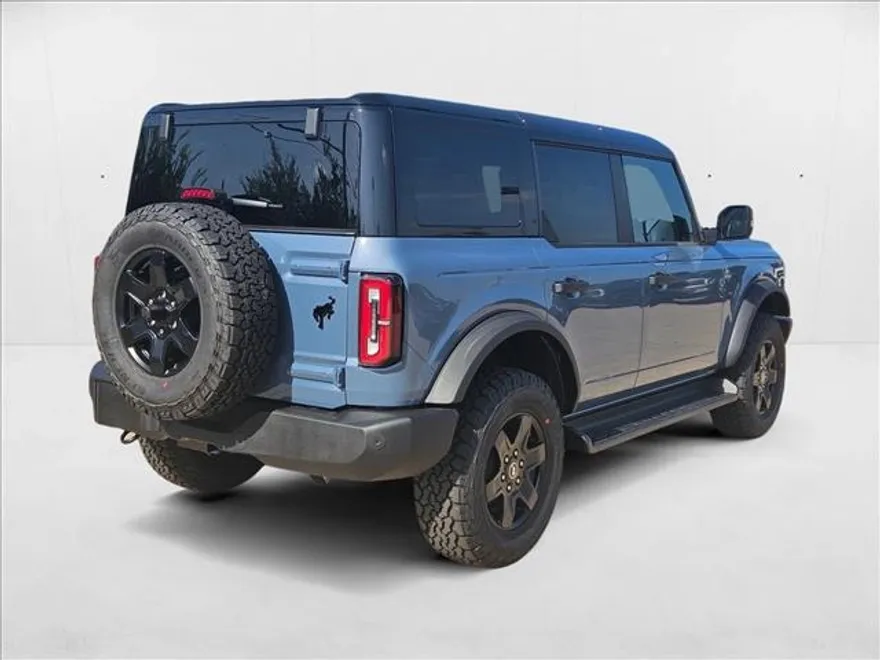 2025 Ford Bronco Outer Banks photo 1