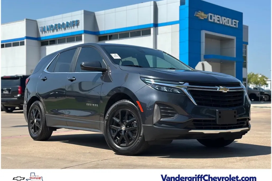 2023 Chevrolet Equinox LT photo 1