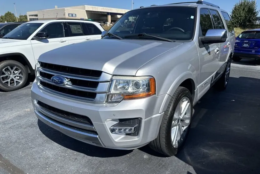 2017 Ford Expedition Platinum photo 1