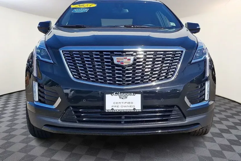 2023 Cadillac XT5 Luxury photo 1