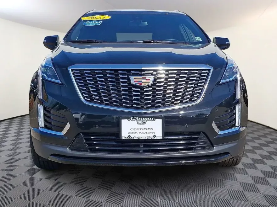 2023 Cadillac XT5 Luxury photo 1