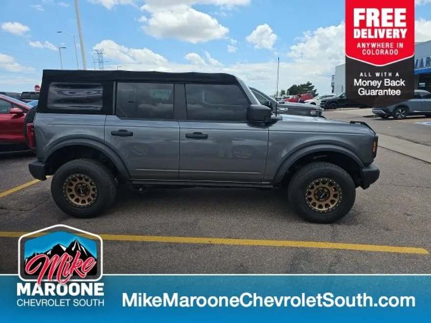 2022 Ford Bronco Base photo 1