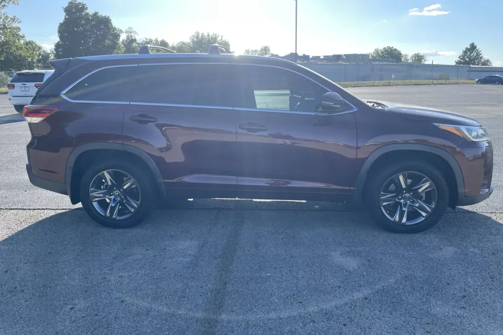 2017 Toyota Highlander Limited Platinum photo 1