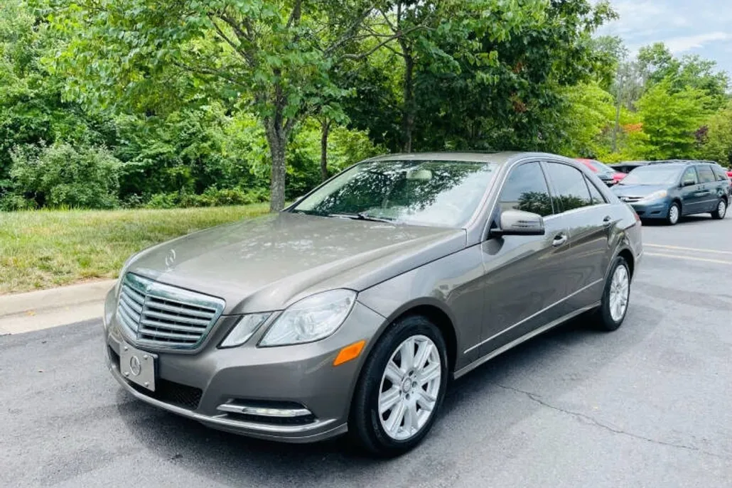 2013 Mercedes Benz E 350 4MATIC photo 1