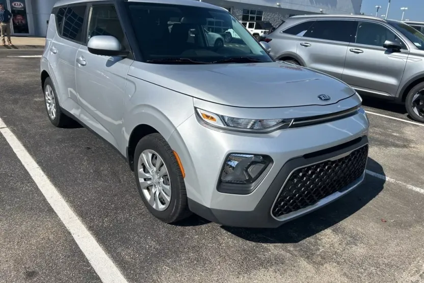 2021 Kia Soul LX photo 1