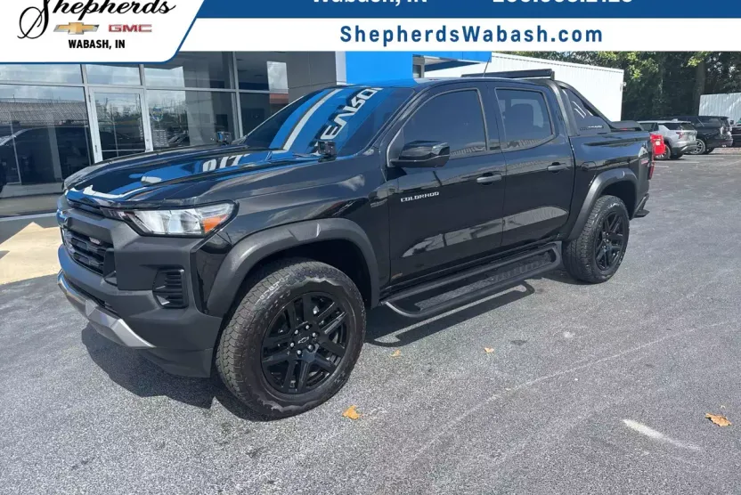 2024 Chevrolet Colorado Trail Boss photo 1