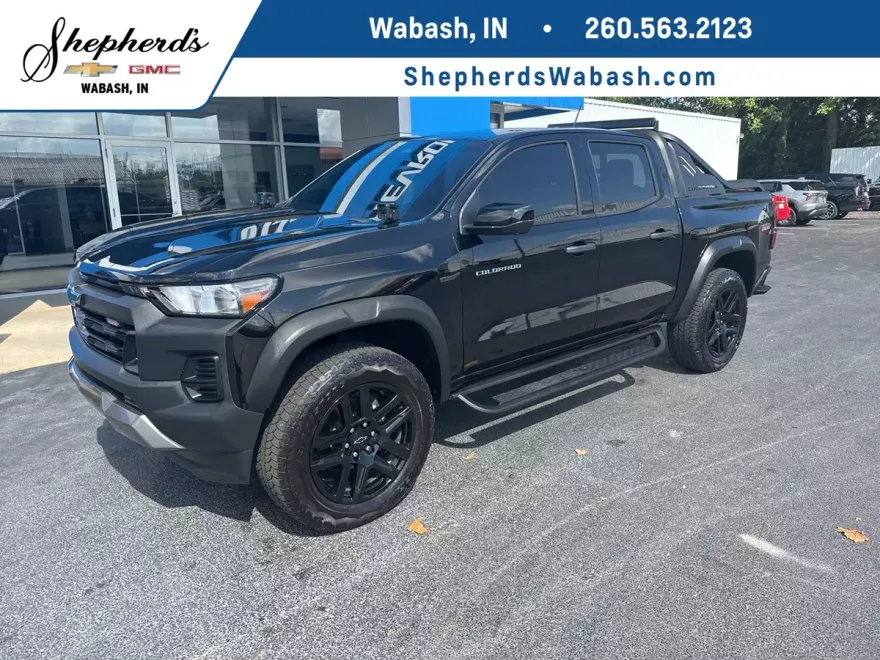 2024 Chevrolet Colorado Trail Boss photo 1