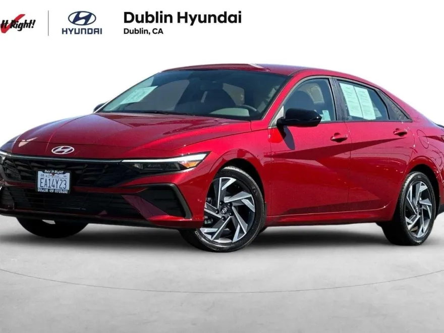 2025 Hyundai Elantra SEL Sport photo 1