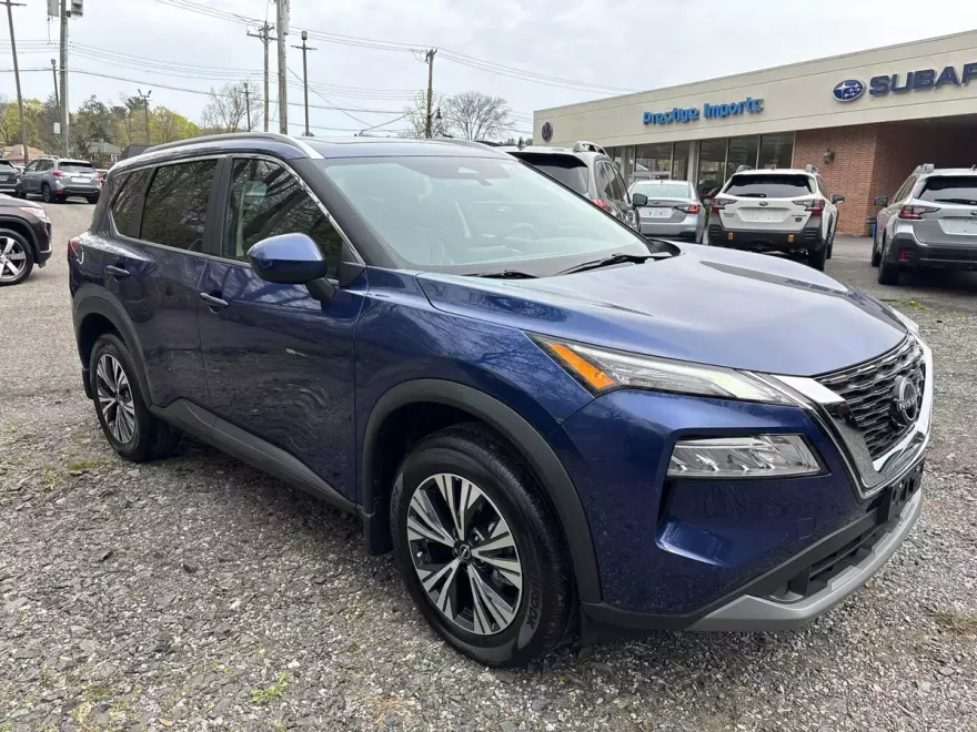 2023 Nissan Rogue SV photo 1