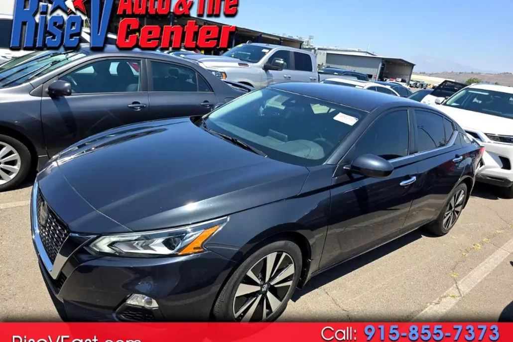2022 Nissan Altima 2.5 SV photo 1