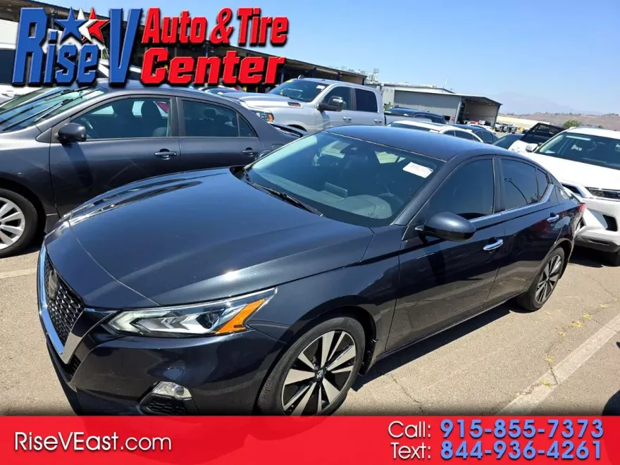 2022 Nissan Altima 2.5 SV photo 1