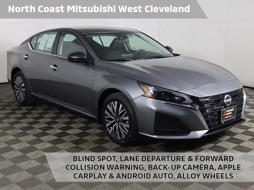 2024 Nissan Altima 2.5 SV photo 1