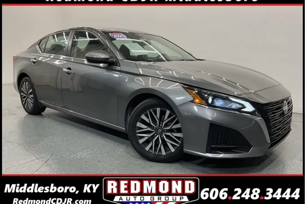 2023 Nissan Altima 2.5 SV photo 1