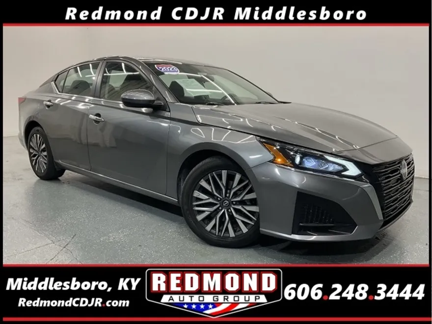 2023 Nissan Altima 2.5 SV photo 1