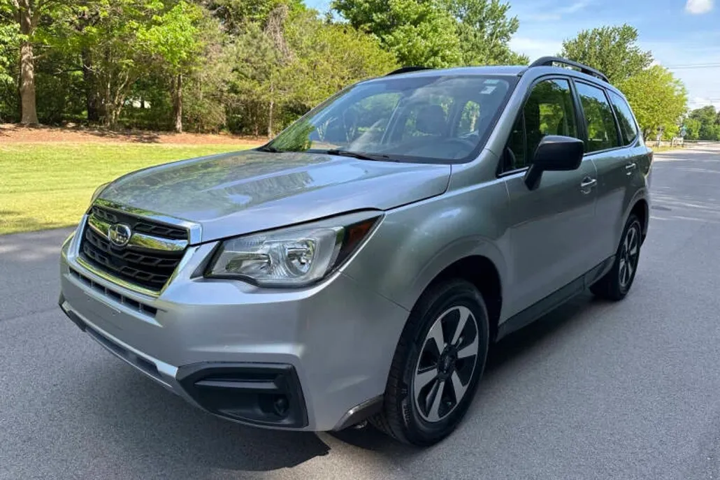 2017 Subaru Forester 2.5i photo 1
