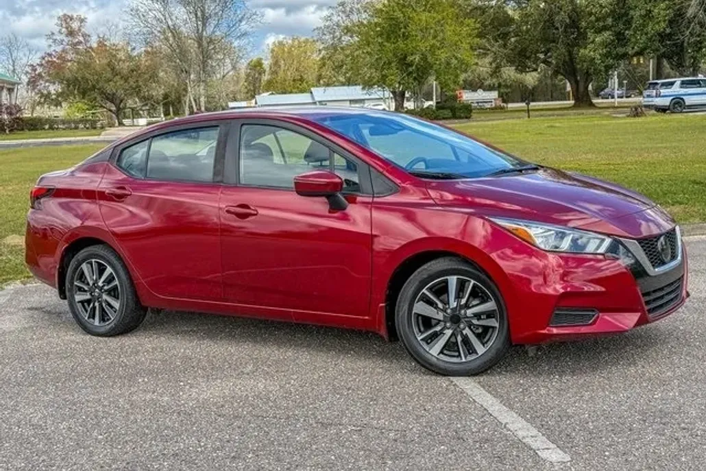 2021 Nissan Versa 1.6 SV photo 1