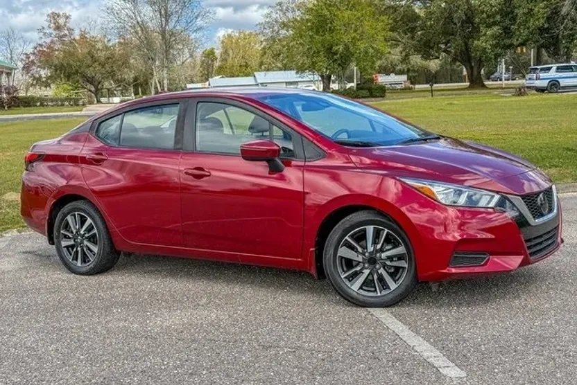 2021 Nissan Versa 1.6 SV photo 1